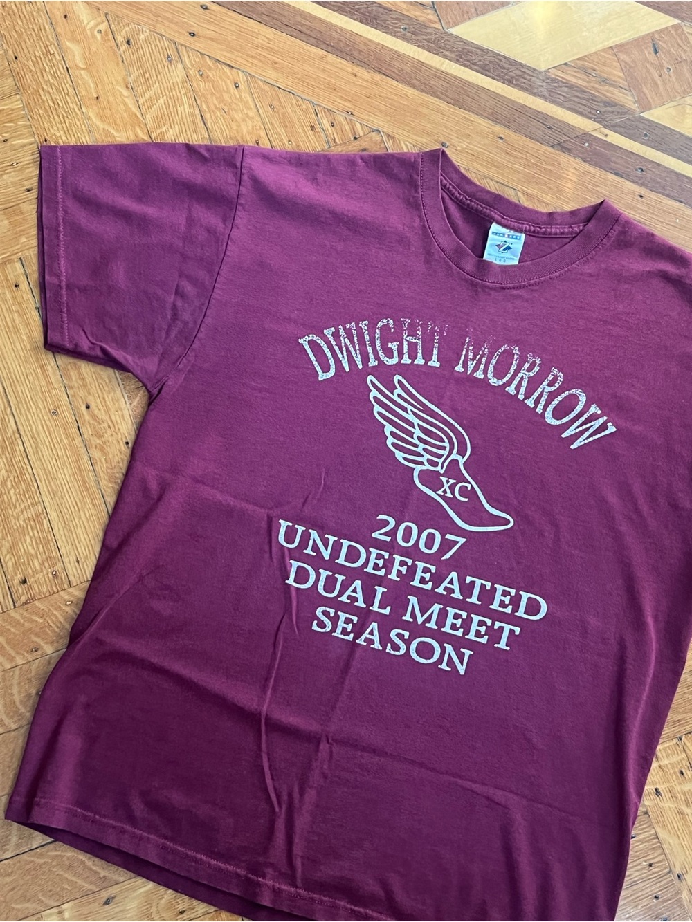 Source Unknown Burgundy Short Sleeve Graphic Tee
